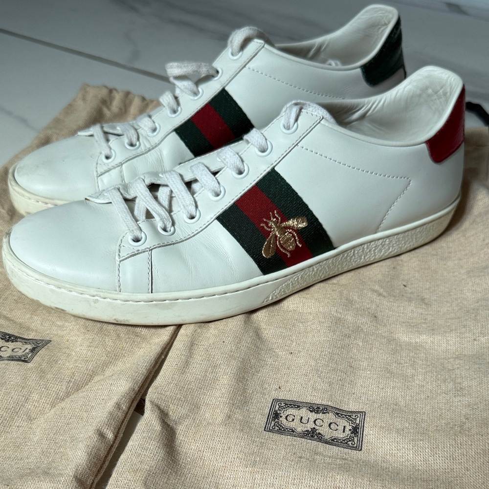 Gucci White Leather Sneakers with Red and Green Accents - Picture 11 of 11